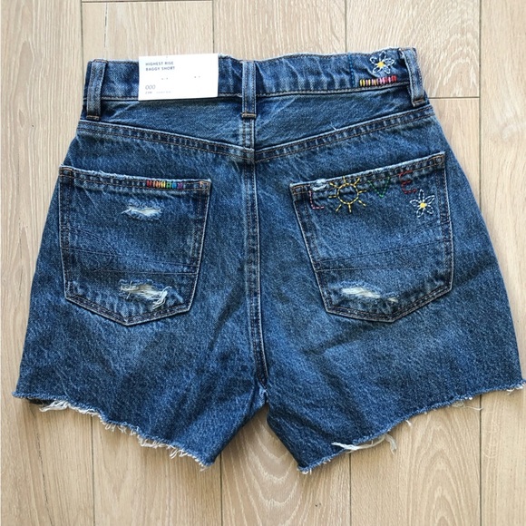 NWT American Eagle Love Embroidered Highest Rise Baggy Short Distressed Size 000 - Picture 11 of 13